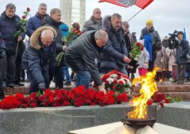 Rușii își plâng în piețe morții de la Makiivka: Se cere zdrobirea ucrainenilor, dar e atacată și „prostia criminală” a comandanților (Video)