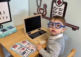 Cel mai deștept copil din Marea Britanie: La 2 ani a învățat singur să citească și la 4 știe să numere până la 100 în 6 limbi străine (Video)