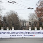 Protest USR la Ministerul de Interne și la Cotroceni: Iohannis, președintele plagiatorilor Ciucă, Bode, Cîmpeanu (Foto)