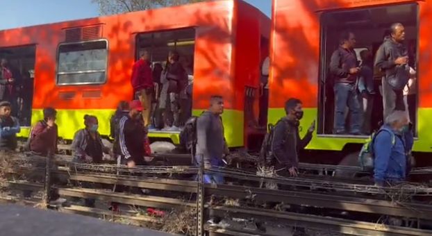 Două trenuri de metrou s-au ciocnit în Mexic: un mort și 57 de răniți (Video)