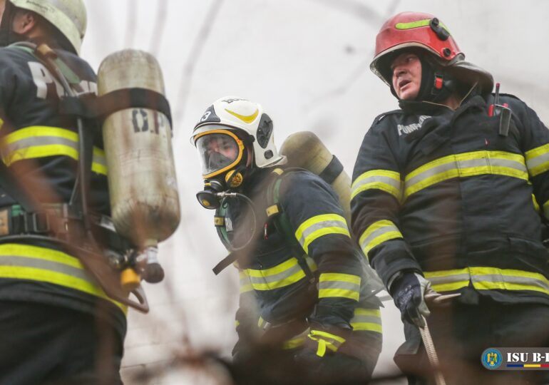 Incendiu cu degajare mare de fum în Voluntari. Cetățenii, avertizați prin Ro-Alert