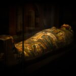 O mumie unică, acoperită cu aur, a fost descoperită în Egipt (Video)
