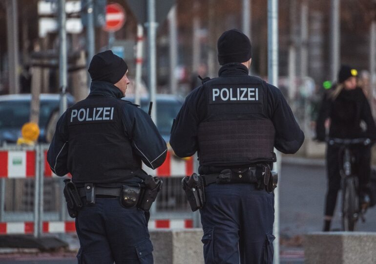 Crimă ca-n filme în Germania: O femeie a căutat o sosie pe Instagram și a ucis-o