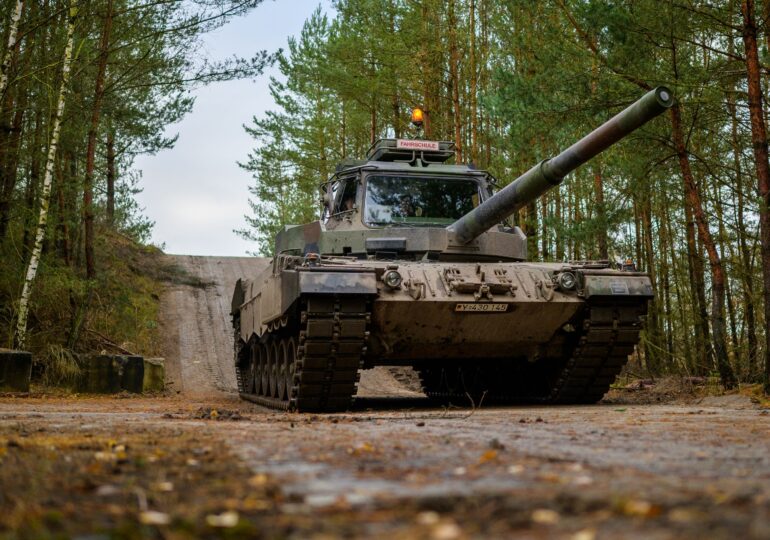 Olaf Scholz a acceptat, în sfârșit, să livreze tancuri Leopard, care ar putea ajunge în Ucraina abia peste trei luni