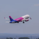 Un avion a aterizat de urgență la Cluj, după ce trei pasageri s-au luat la bătaie