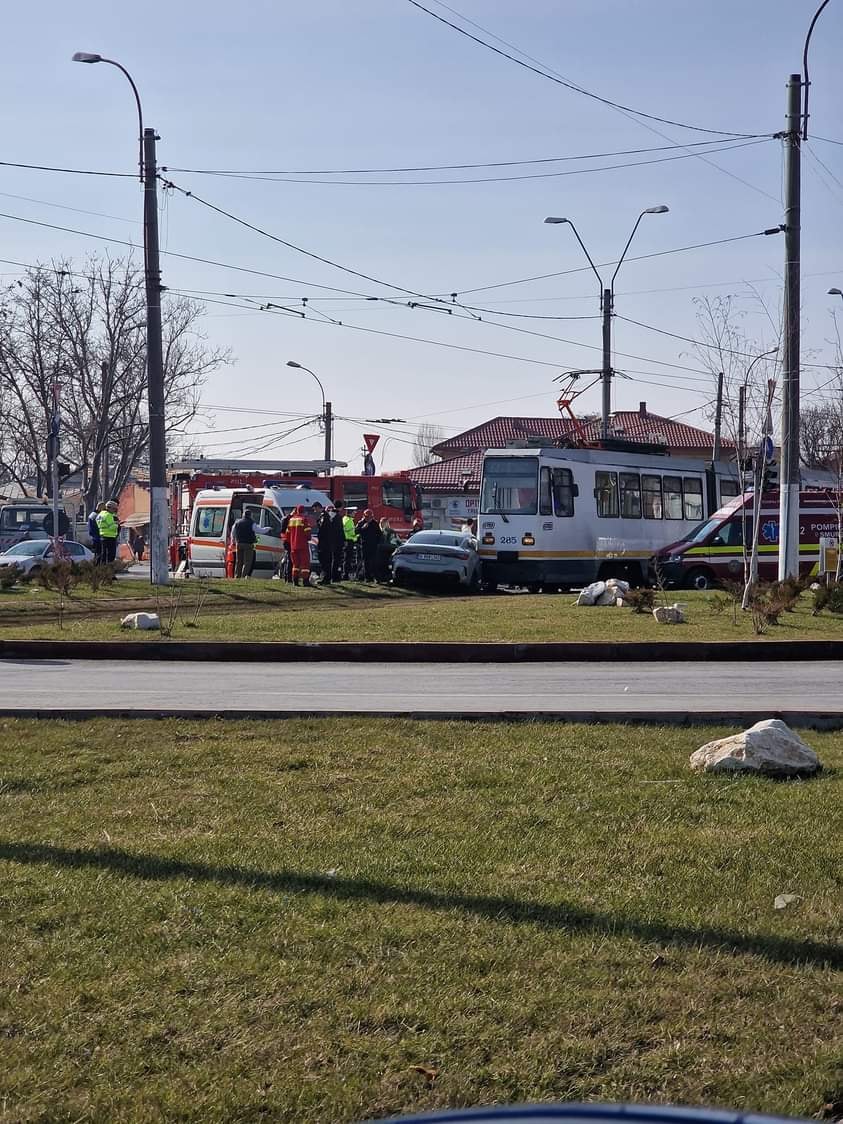 Lino Golden A Intrat Cu Bmw Ul N Tramvai Spotmedia Ro