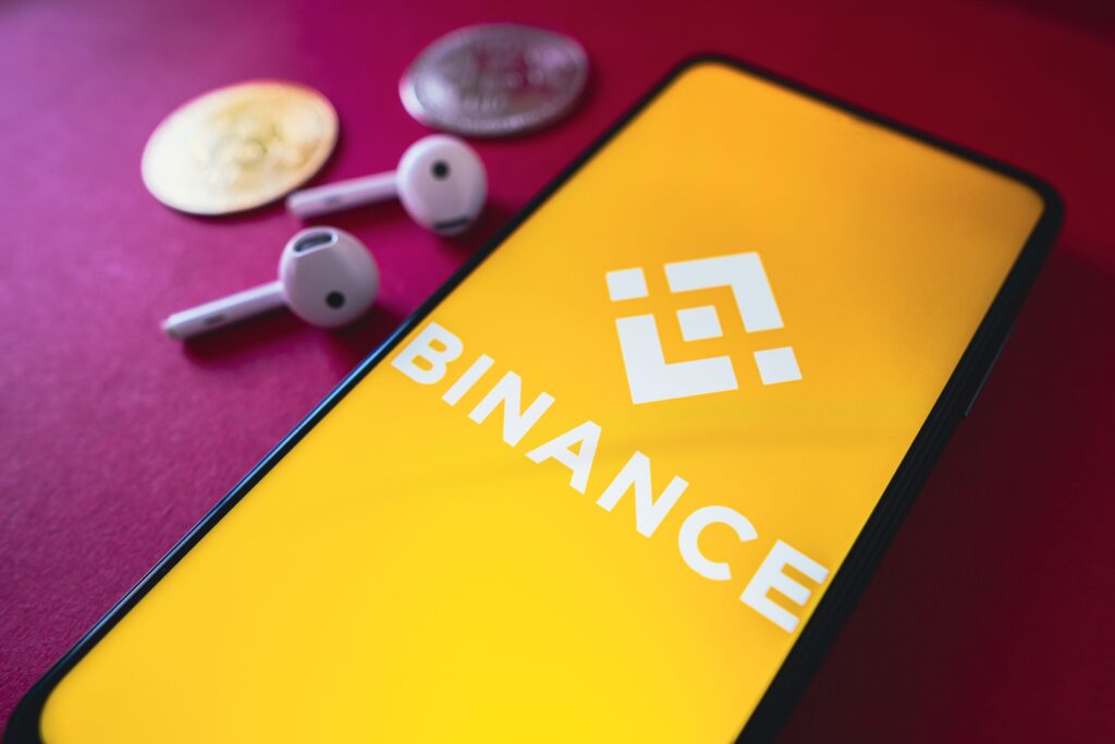 Nord-coreenii, acuzați de cel mai mare furt cripto din istorie. Cum încearcă Binance să-și salveze clienții și propria reputație