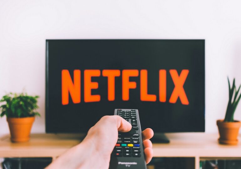 Netflix a dezvăluit din greșeală cum va ataca partajarea parolelor și spune că noile reguli de acces nu sunt gata