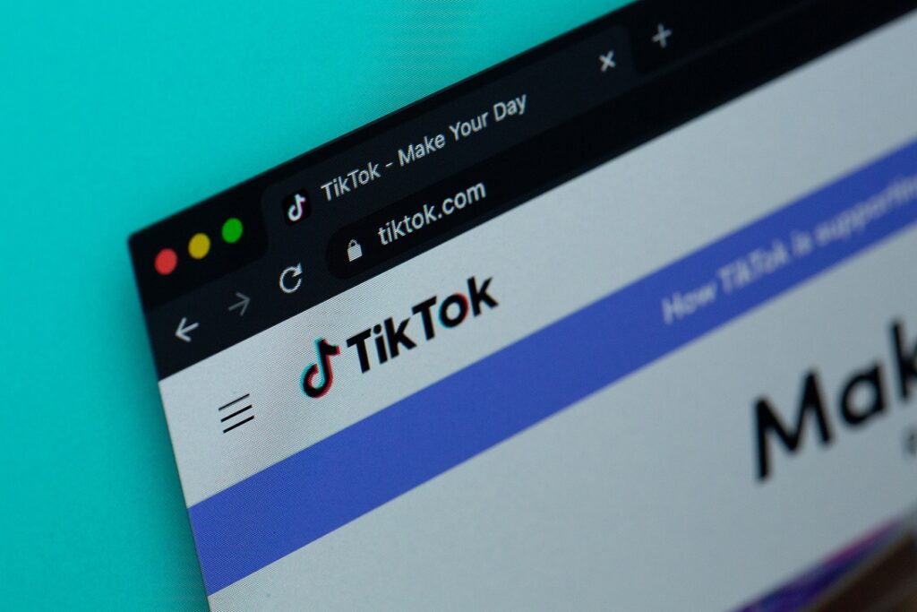 Comisia Europeană: TikTok este „extrem de cooperantă” în ancheta privind alegerile din România