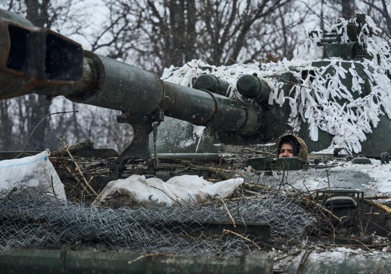 Ziua 369: Armata Ucrainei păzește Transnistria. Zelenski admite cât de gravă e situația la Bahmut. "Inamicul distruge sistematic tot"