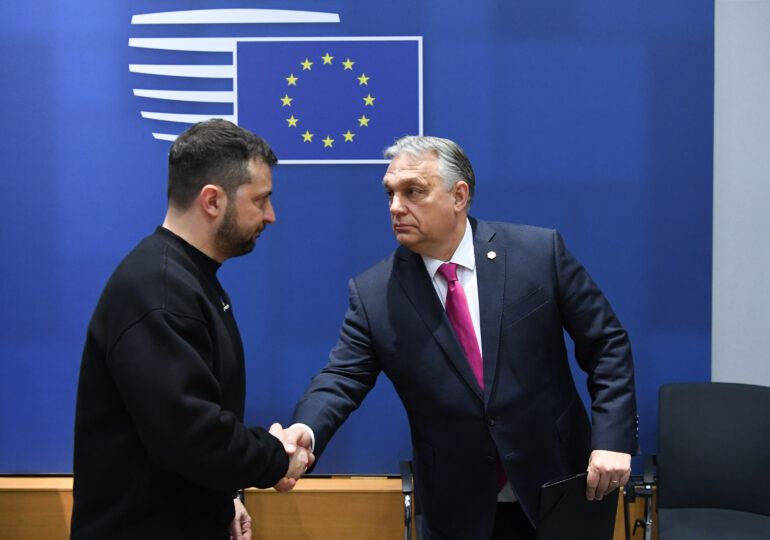 Orban se întreabă cum să înceapă UE negocieri de aderare cu Ucraina când „nu știm cât de mare” îi este teritoriul. Kievul îi răspunde tăios