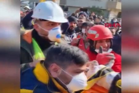 Miracol în infernul din Turcia: Un bebeluș de 2 luni a supraviețuit singur 128 de ore sub ruine (Video)