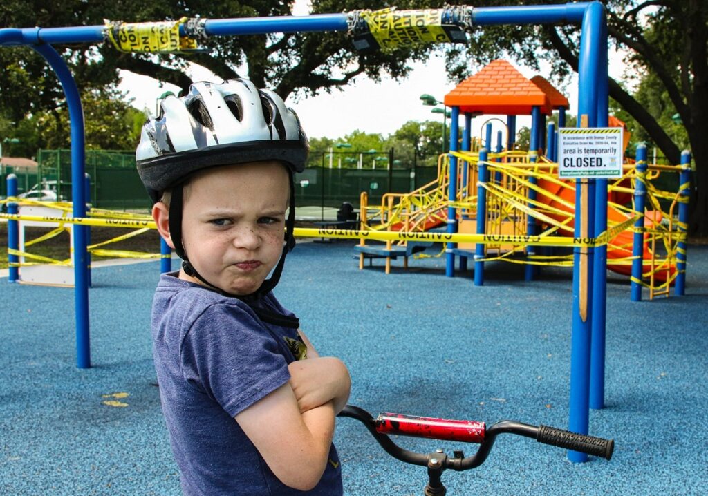 Sfârșitul parentingului blând? Ce este FAFO, stilul care ia amploare online