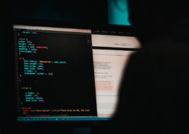O rețea internațională de hackeri a fost destructurată și cu ajutorul României. Anunțul, făcut chiar de șeful FBI (Video)