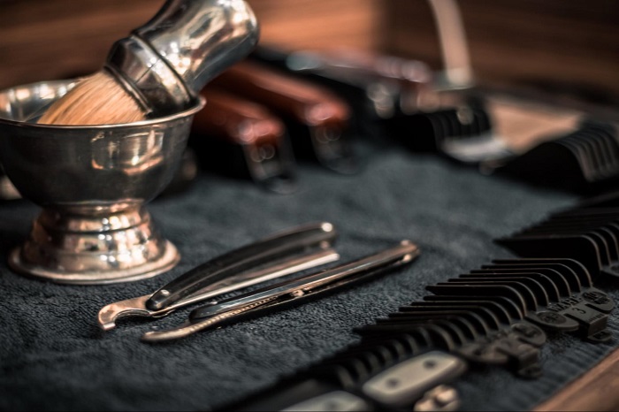 13 accesorii indispensabile într-un barber-shop