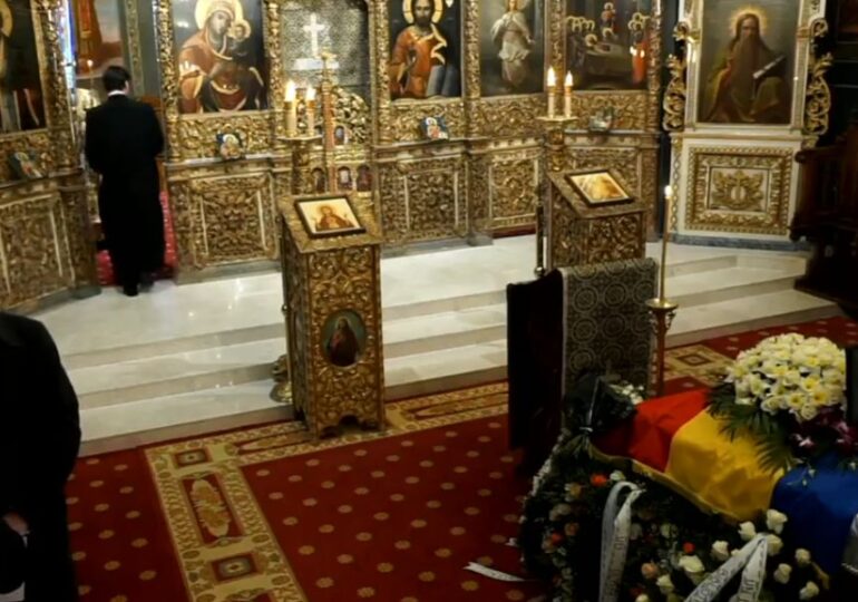 Mihai Șora a fost înmormântat cu onoruri militare pe Aleea Scriitorilor din Cimitirul Bellu (Video)