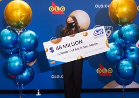 O tânără de 18 ani din Canada a câștigat marele premiu cu primul ei bilet pus la loterie
