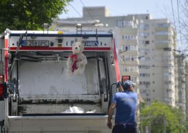 Cum a ajuns tot Bucureștiul într-o criză a gunoiului, din cauza unei ordonanțe de guvern. Fie se îngroapă tot, fie se adună munți de reciclabile cu care nu se face nimic
