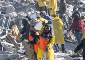 Autoritățile turce rețin antreprenori pentru construcția clădirilor care s-au prăbușit la cutremur