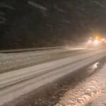 Ninge puternic și e viscol în mare parte din țară: Mai multe drumuri închise, la fel și porturile. Atenție pe munte, e risc maxim de avalanșă! (Video)