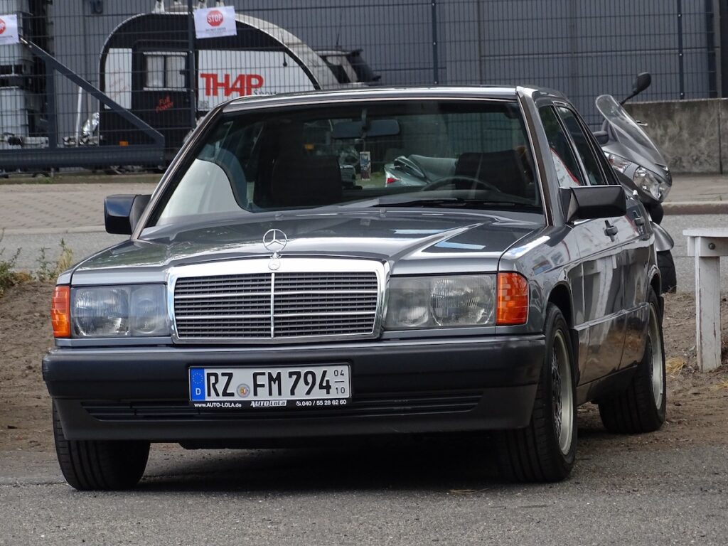 1_Mercedes-Benz-190