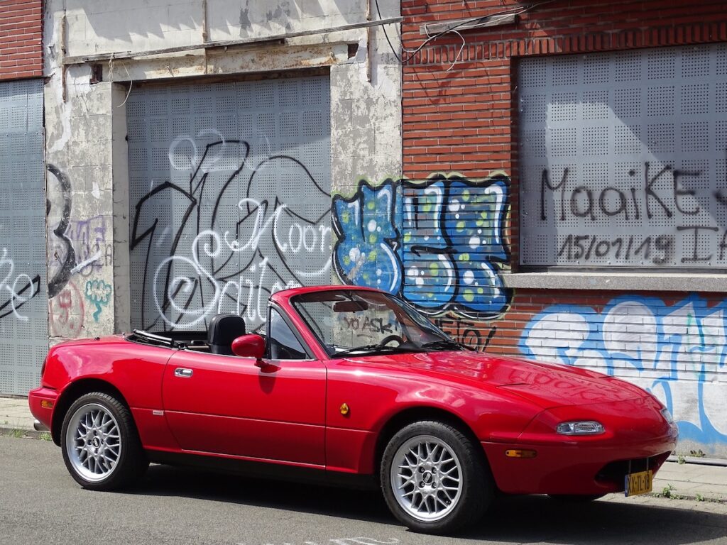 3_Mazda-Miata-MX-5