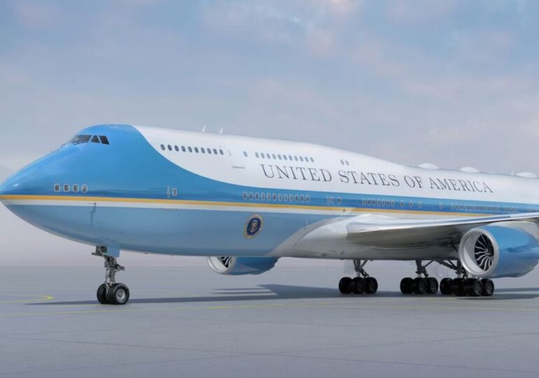 Cum arată noile avioane prezidențiale, construite de americani. Biden n-a vrut culoarea aleasă de Trump (Foto)