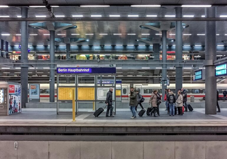 Grevă în transportul public în aproape toată Germania, dar și pe aeroportul din Hamburg