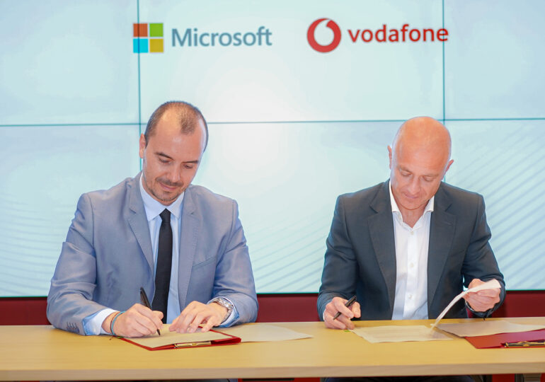 Vodafone și Microsoft își unesc forțele pentru a accelera digitalizarea sectoarelor public și privat din România