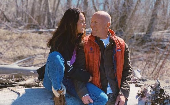 Soția lui Bruce Willis le-a cerut paparazzilor să nu mai strige după actor: "Lăsați-l să ajungă din punctul A în punctul B în siguranță" (Video)