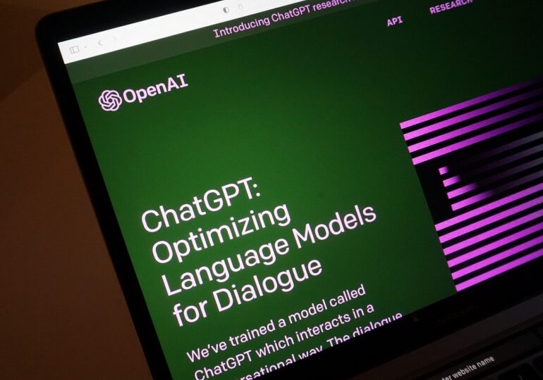 ChatGPT s-a lansat și ca aplicație pe mobil