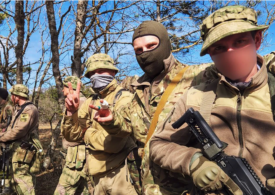 Rusia are încă o armată de mercenari: Luptătorii semnează două contracte și au condiții mai bune decât în Grupul Wagner