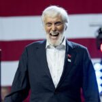 La 97 de ani, Dick Van Dyke a făcut accident cu Lexus-ul