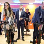 William și Kate s-au întrecut la un curs de spinning (Video)