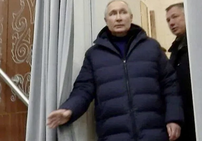 Traseul parcurs de Vladimir Putin în Mariupol, orașul care s-a aflat cel mai mult timp sub asediu