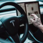 Angajații Tesla au spionat clienții cu camerele montate în mașini. Compania, dată în judecată