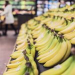 Un lanț de supermarketuri a găsit zeci de kilograme de cocaină, sub paleții cu banane