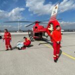 O fetiță româncă de 7 ani, accidentată pe o pârtie din Bulgaria, a fost salvată de un elicopter SMURD