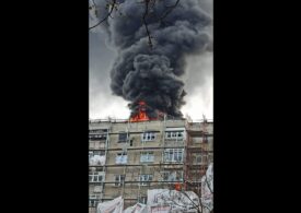 Incendiu de proporții la un bloc din București: „Nenorociții ne-au dat foc la case” (Video)
