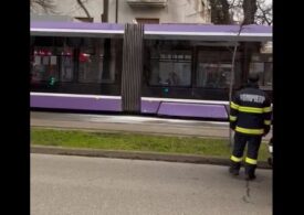 Un tramvai cu pasageri a loc foc în mers, la Timișoara (Video)