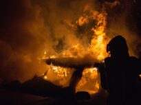 Incendiu devastator la o fabrică de încălțăminte din China: cel puțin 28 de morți. Muncitorii au rămas blocați pe acoperiș (Video)