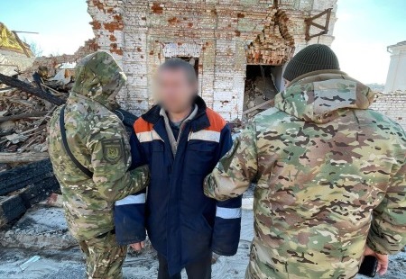Un soldat rus s-a ascuns jumătate de an printre dărâmăturile din Harkov