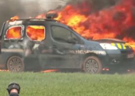 Ciocniri violente și mașini de poliție în flăcări. Totul din cauza unui rezervor mare de apă care se construiește în Franța (Video)