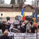 Protest în fața Curții Constituționale de la Chișinău în apărarea ”limbii moldovenești”