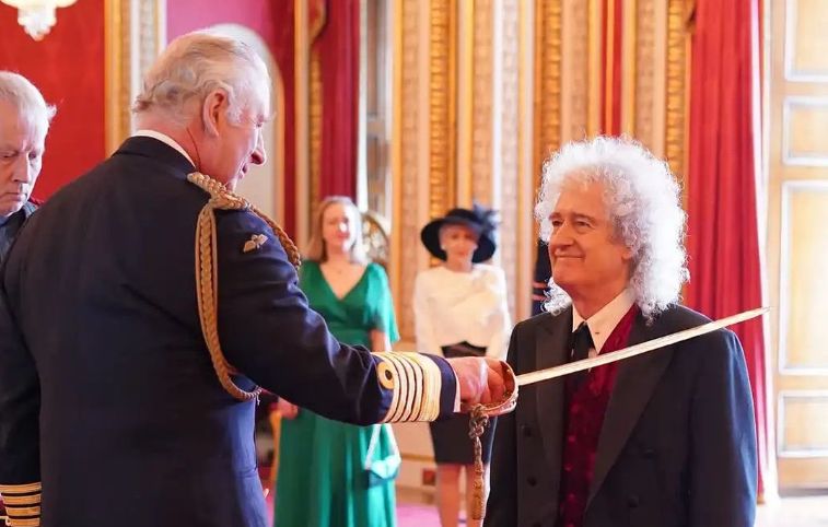 Brian May a fost uns cavaler de regele Charles (Foto & Video)