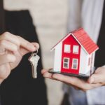 Este sau nu momentul potrivit să accesezi un credit imobiliar? 3 motive pro și contra