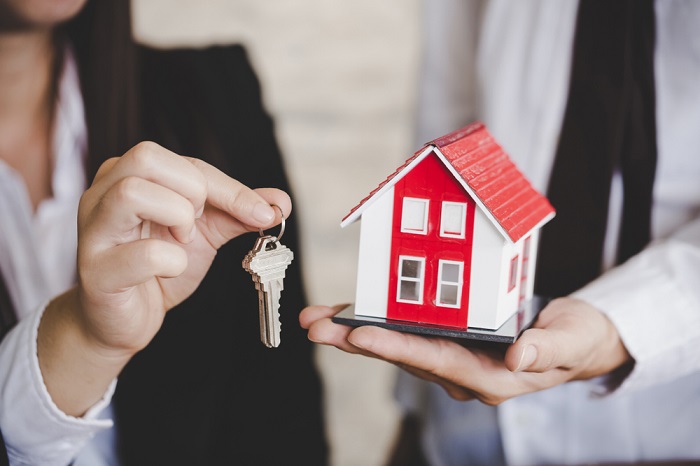 Este sau nu momentul potrivit să accesezi un credit imobiliar? 3 motive pro și contra