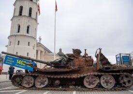 Susținătorii Rusiei și ai Ucrainei s-au luat la bătaie lângă tancul rusesc distrus de armata Kievului (Foto&Video)
