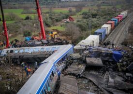 Cine e de vină pentru cel mai grav accident feroviar din istoria Greciei? Lanțul de erori fatale care a produs tragedia și cum se face în România (Foto&Video)