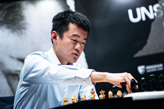 O nouă remiză în finala Campionatului Mondial de șah. Ian Nepomniachtchi rămâne favorit la aur